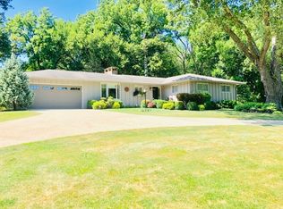 476 Timberland Dr, Dixon, IL 61021