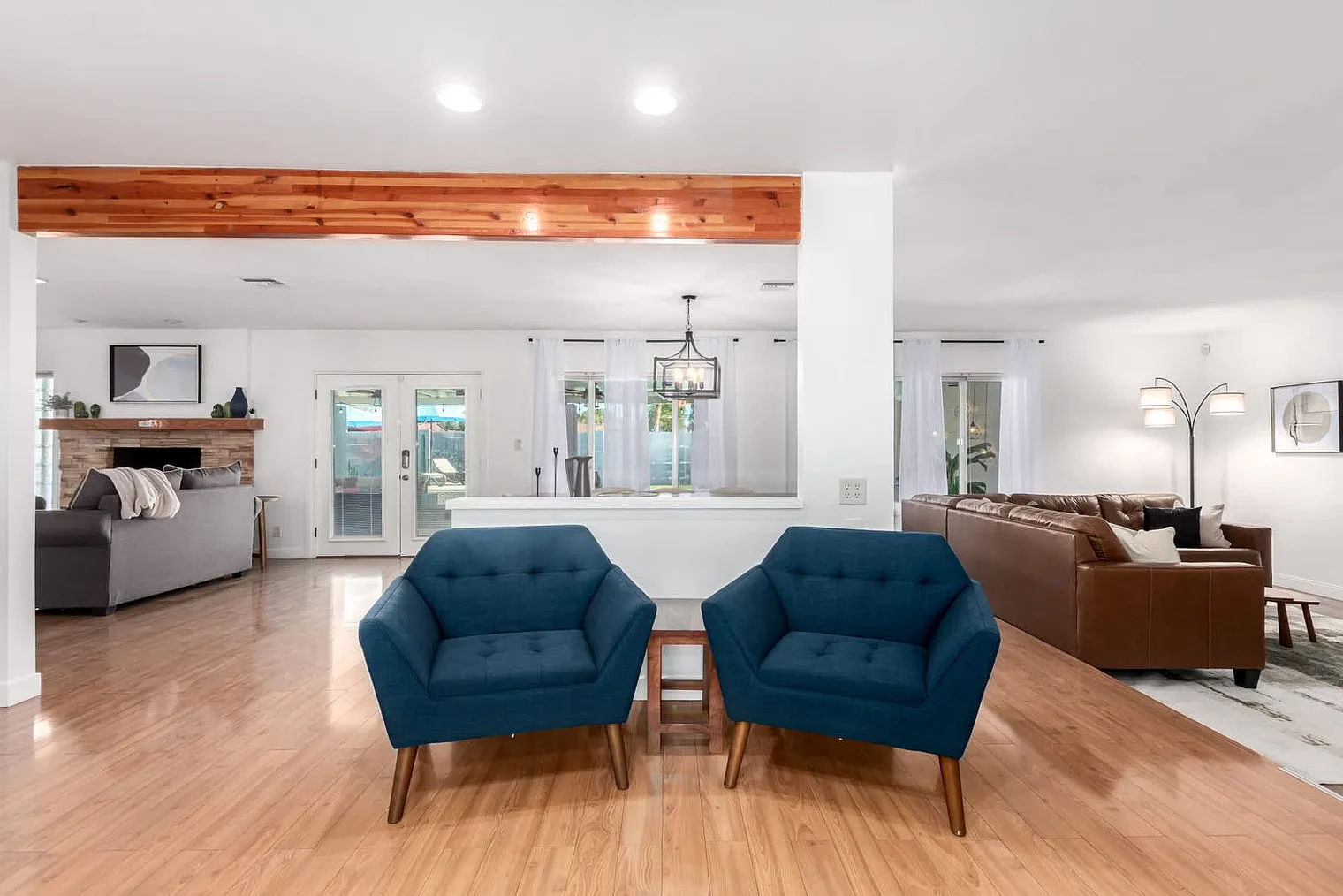 4 bed, 2.0 bath, 2292 sqft, $9,766 — Photo 3