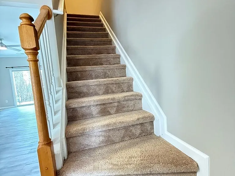 412 Canyon Lake Cir — Photo 10