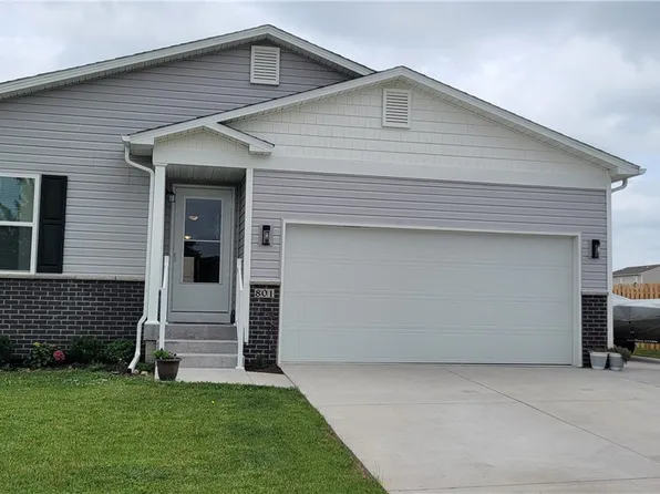 801 Springview Dr, Pleasantville, IA 50225