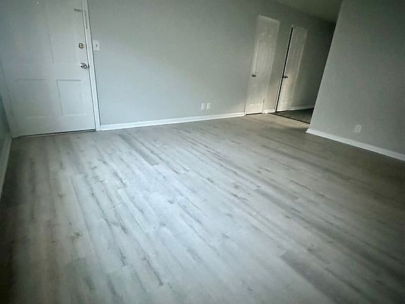 3rd image of 3340 Pinewood Ave