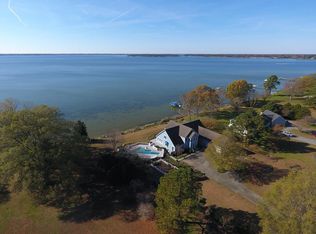 481 Cedar Pointe Dr, Weems, VA 22576