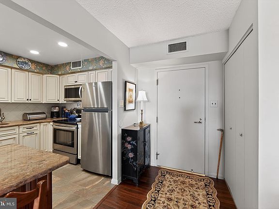 5th image of 10708 Valley Forge Cir #708