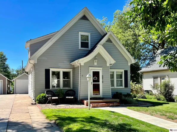6819 Aylesworth Ave, Lincoln, NE 68505