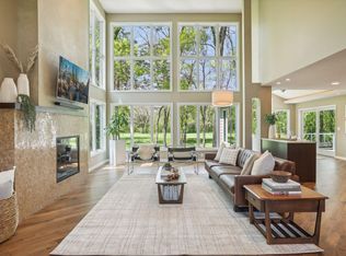 8913 Stratford Xing, Minneapolis, MN 55443