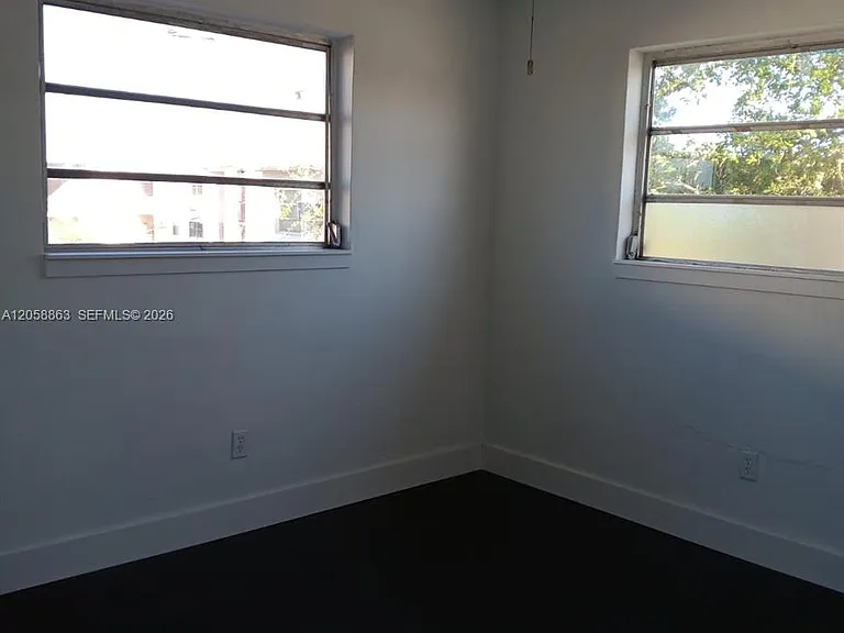 107 SW 18th Ct #12 — Photo 15