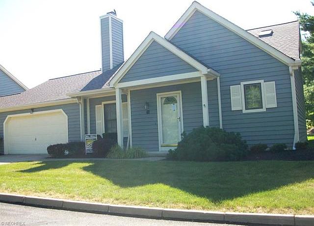 1st image of 9 Pond Dr #9
