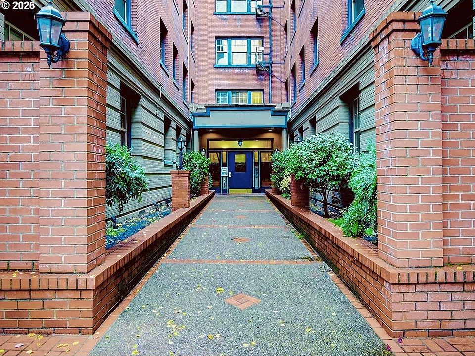 1st image of 2109 NW Irving St Unit 101