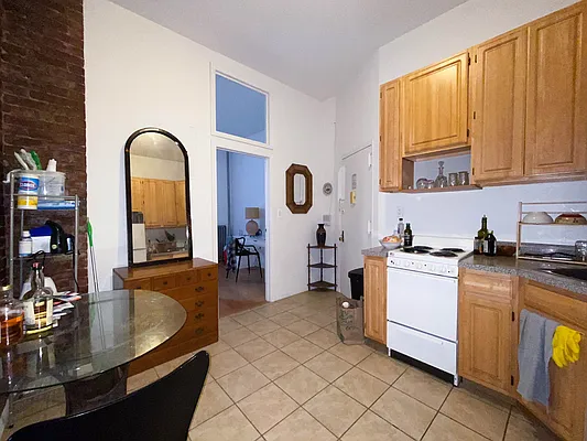 Rented by Compass | media 25