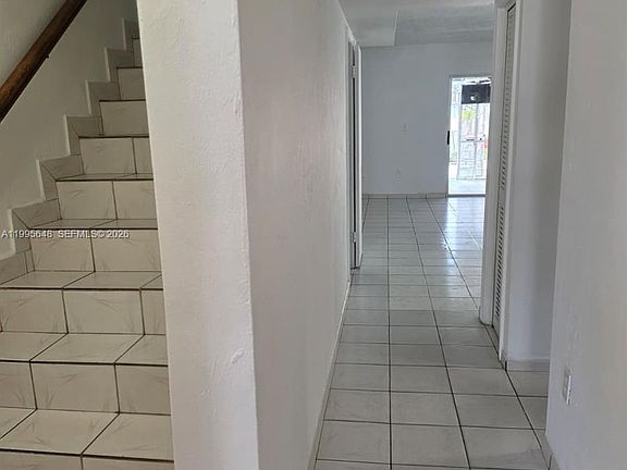 3rd image of 805 W 79th Pl