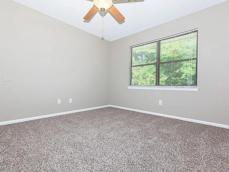 Laurel Ridge Apartments — Photo 39