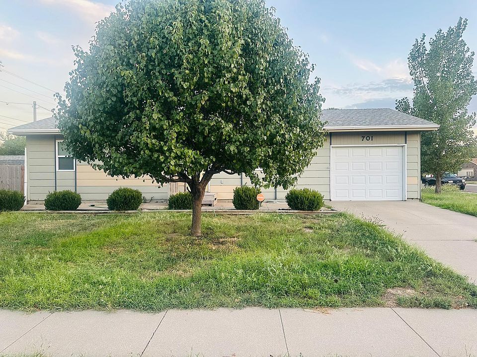 1st image of 701 Jake St