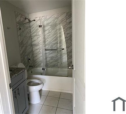 5th image of 4614 S Lake Park Ave APT 2E