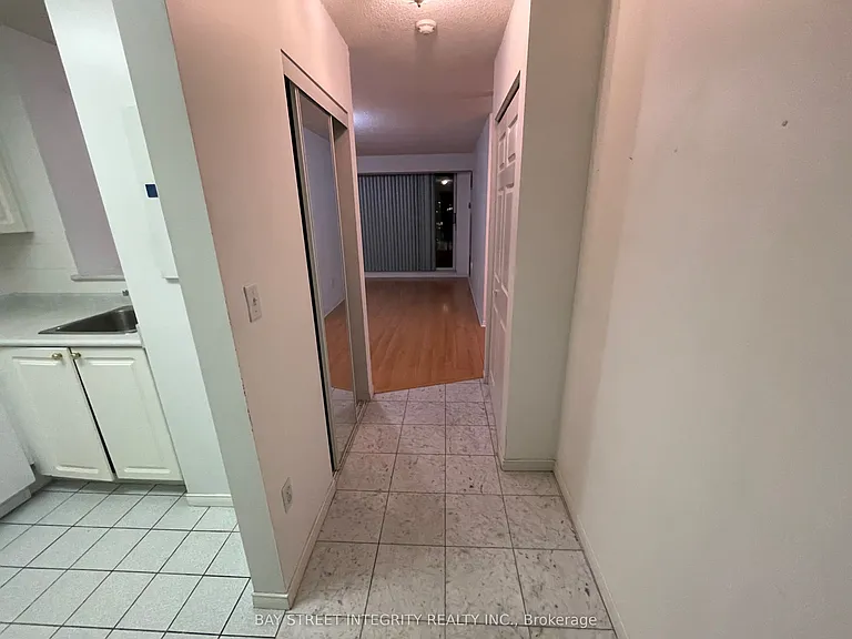 8 Pemberton Ave #709 — Photo 4