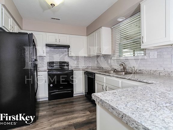 5th image of 215 Rachel Ln