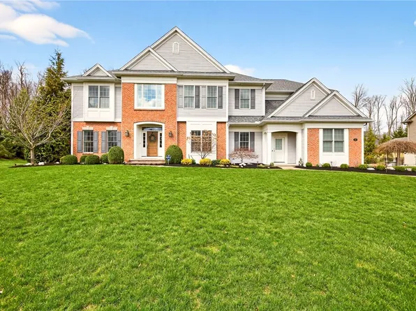 22 Greythorne Hl, Pittsford, NY 14534