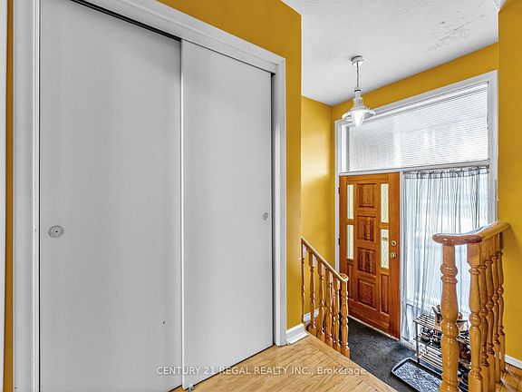 3rd image of 121 Janray Dr