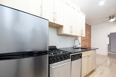 Rented by R New York