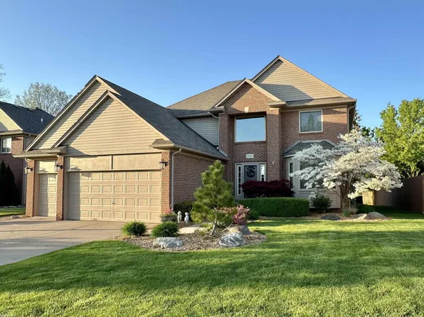 52608 Cleveland St, New Baltimore, MI 48047