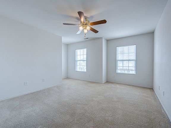 3rd image of 972 Willow Creek Dr