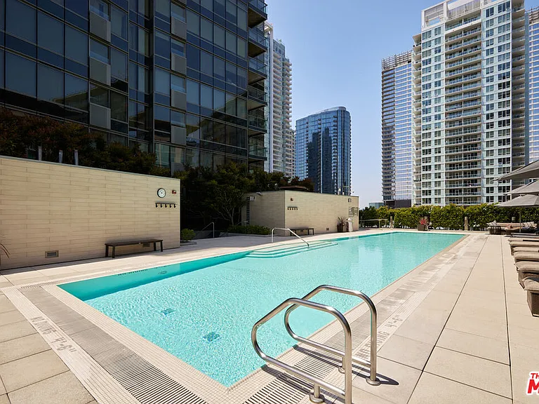 1155 S Grand Ave #1307 — Photo 20