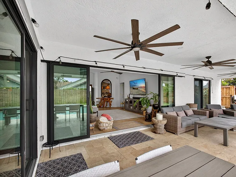 12897 La Rochelle Cir — Photo 54