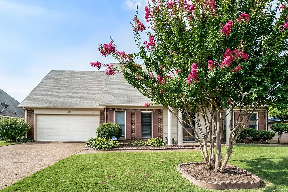 4 bed, 3.0 bath, 2588 sqft, $2,440 — Photo 1