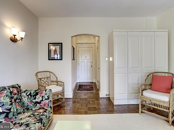 4th image of 3900 Cathedral Ave NW #413A