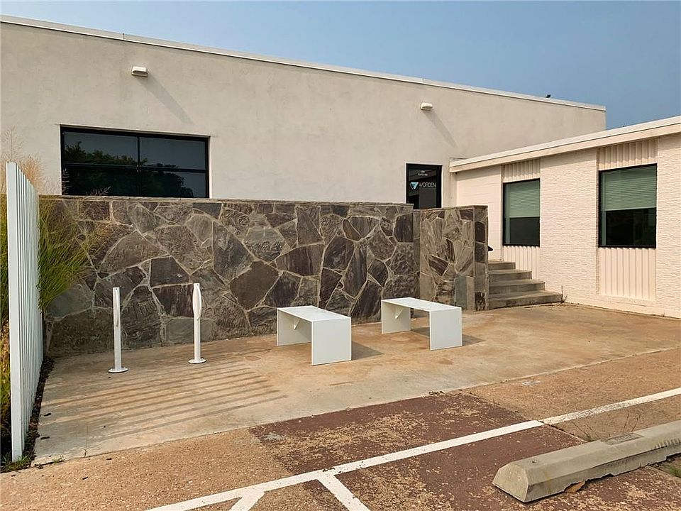 2nd image of 109 E Tonhawa St #100A