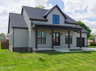 201 Plumpurdy Dr, Hodgenville, KY 42748
