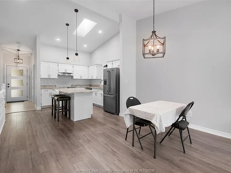 19 Malibu Dr — Photo 13