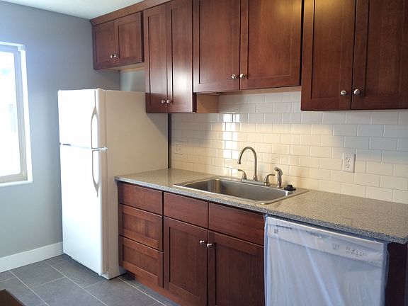 4th image of 2320 E Lambourne Ave