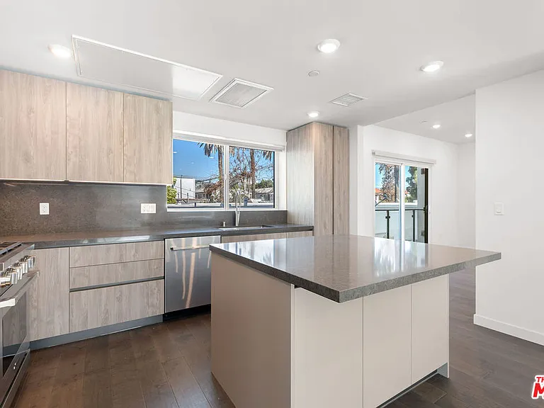 849 N Alta Vista Blvd — Photo 7