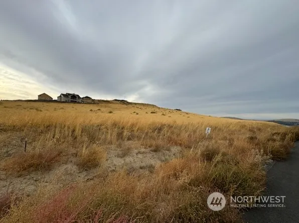 33908 Mammoth Dr, Kennewick, WA 99338