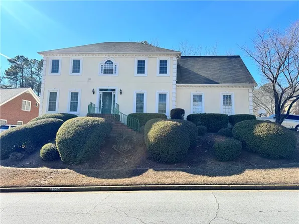 9220 Mackinac Dr, Johns Creek, GA 30022