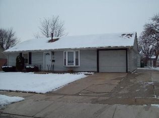 726 Geneva Ave, Romeoville, IL 60446