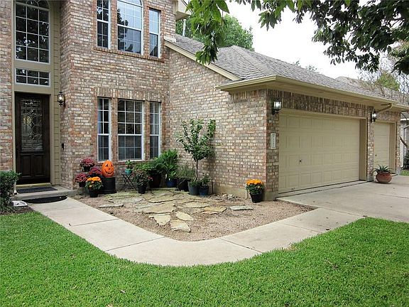 3rd image of 1102 Hunters Creek Dr