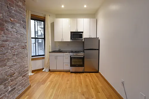 72 Thompson St #2D Photo 1