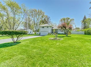 632 Pinnacle Rd, Pittsford, NY 14534