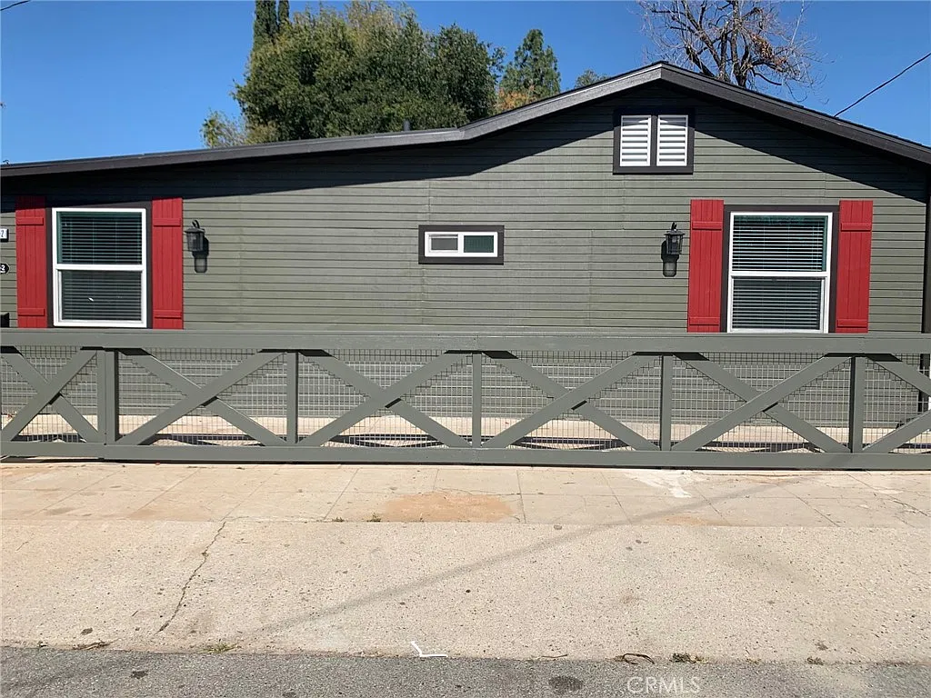 2 bed, 882 sqft, $2,750 — Photo 1