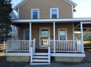 35 Herbert St, Warwick, RI 02818