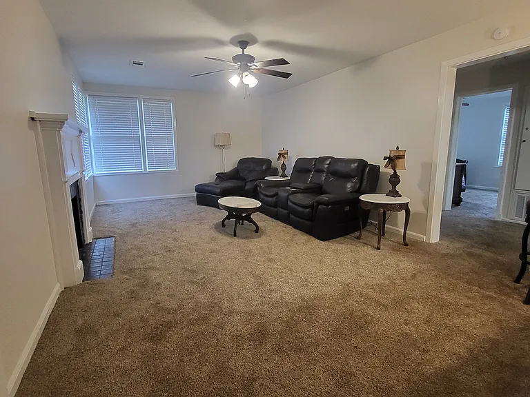 4015 Lakewood Dr — Photo 14