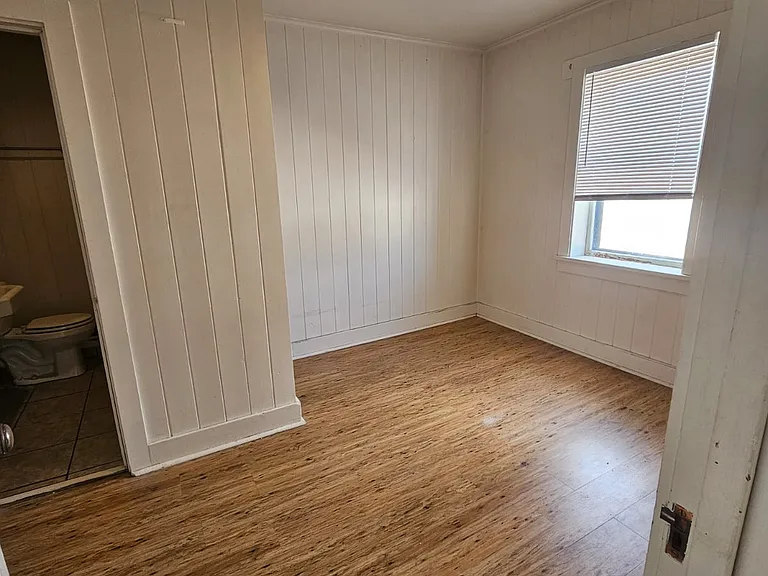 822 Main St — Photo 2