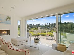 9422 Readcrest Dr, Beverly Hills, CA 90210