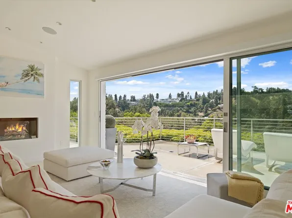9422 Readcrest Dr, Beverly Hills, CA 90210
