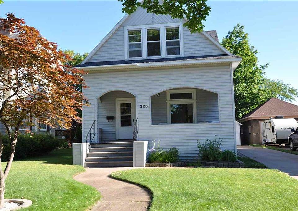 1st image of 325 E Hewitt Ave