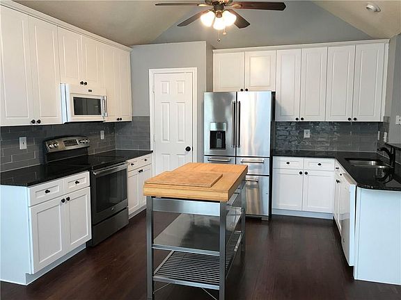 2nd image of 409 Foster Ln