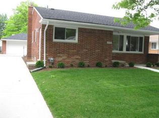 24320 Ursuline Saint, Saint Clair Shores, MI 48080