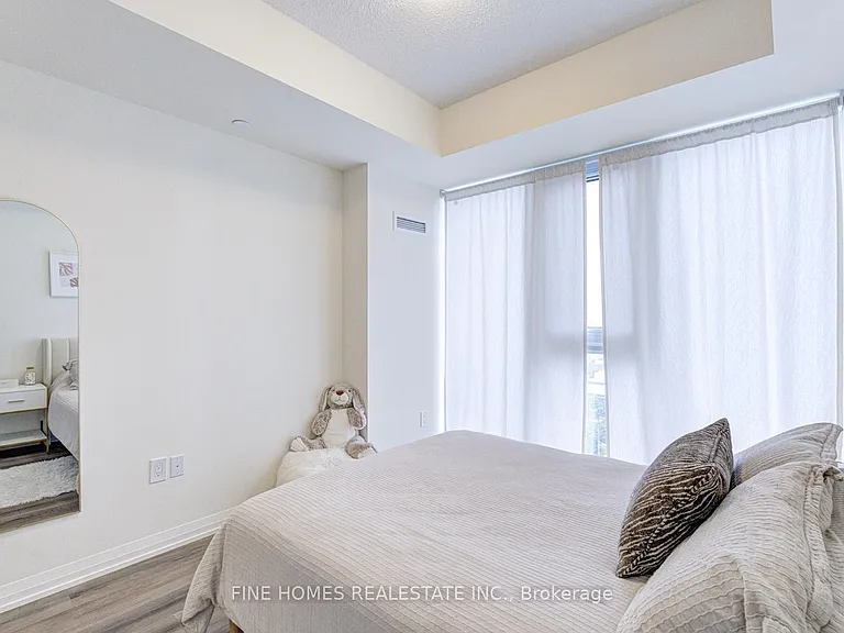 9000 Jane St #1903 — Photo 22