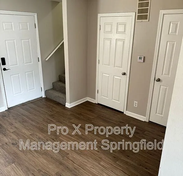 2929 E University St #6 — Photo 5